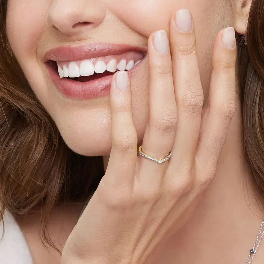The Elegant Chevron – Pavé V-Shape Band - Image 8