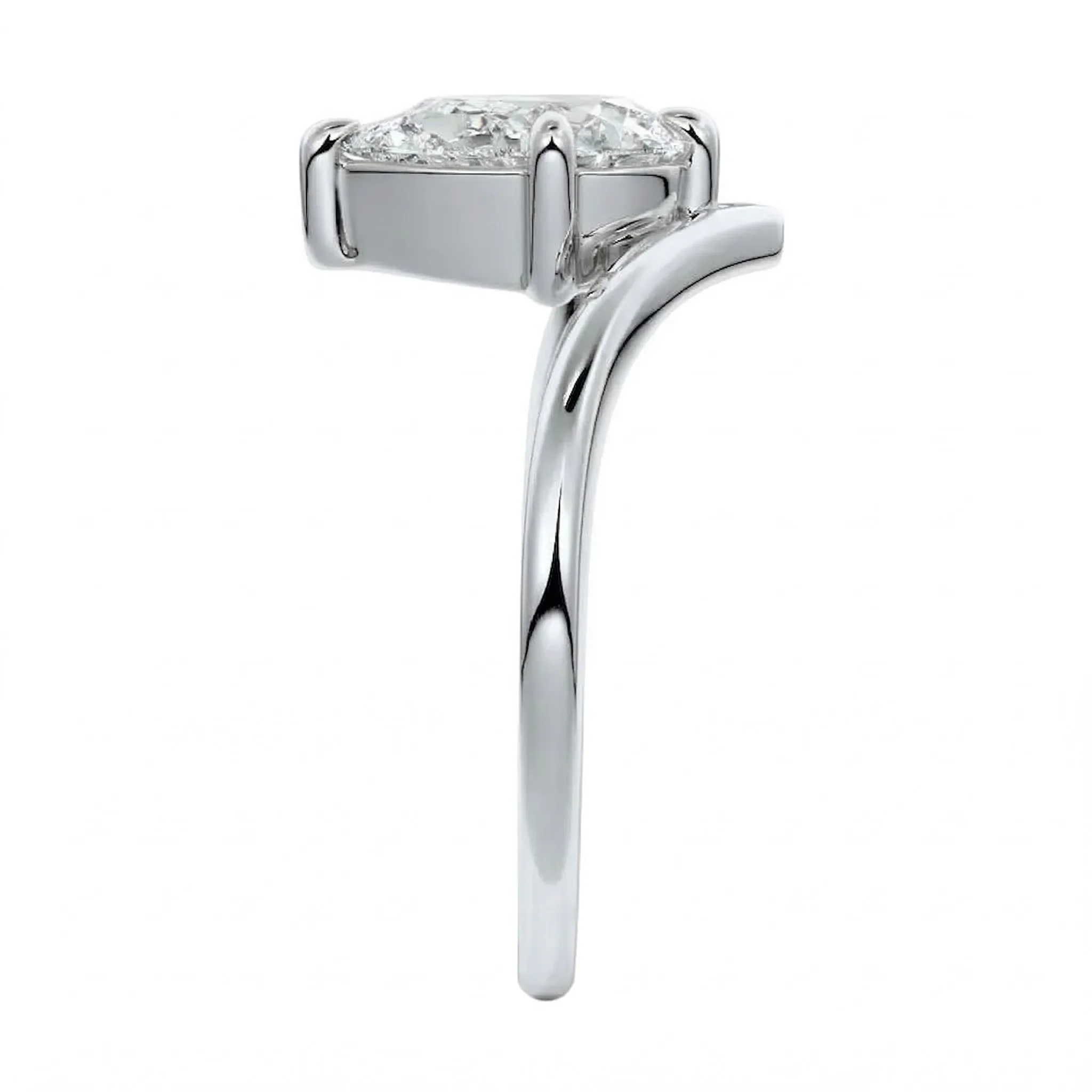 The Pear Bespoke Horizon – Suspended V-Shank Solitaire - Image 7