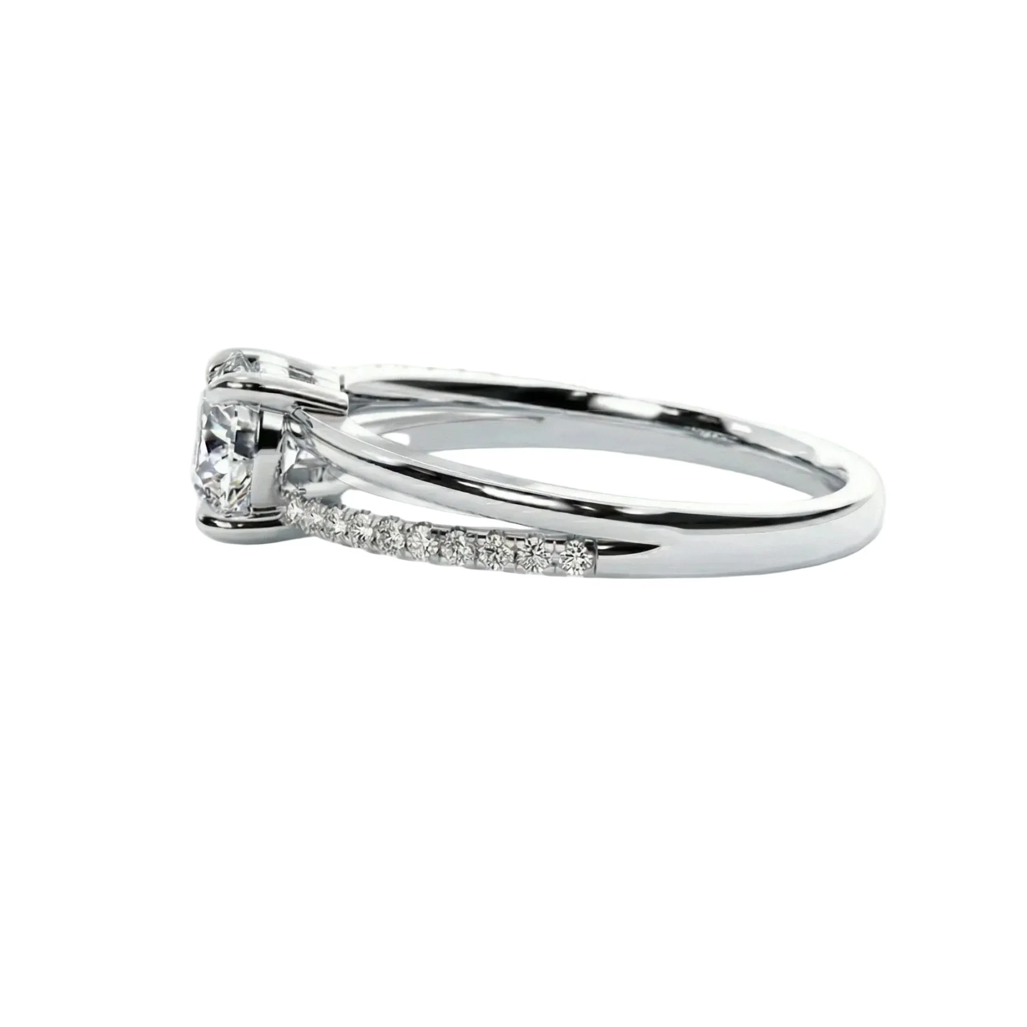 The Round Wishbone Solo – Single-Side Pavé V-Ring - Image 4